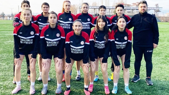 KADIN FUTBOL TAKIMI  SEZONU ÇORUM'DA AÇIYOR